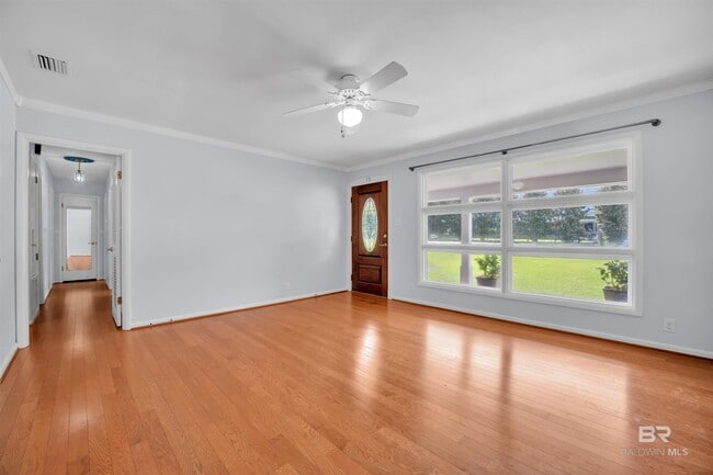 Photo - 252 Bayview St S