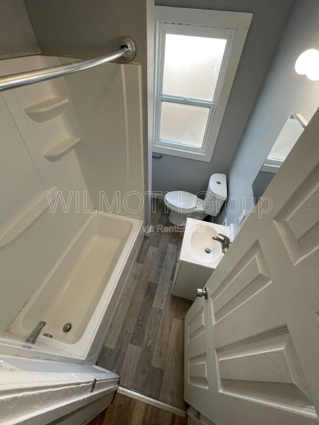 Photo - 12 N Randolph St