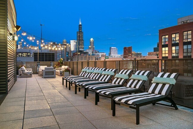 Photo - 1311 W Randolph St Unit 231