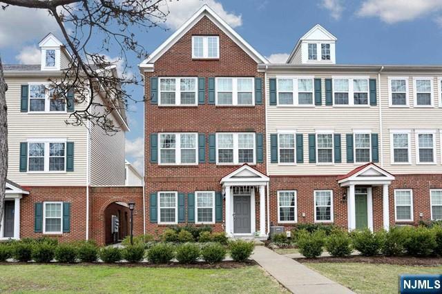 Building Photo - 4-12-30 30th St