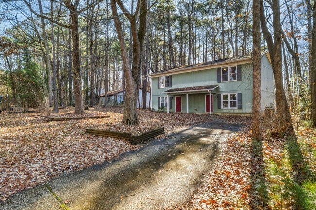 Building Photo - 2be /1.5ba Duplex Near Downtown Cary