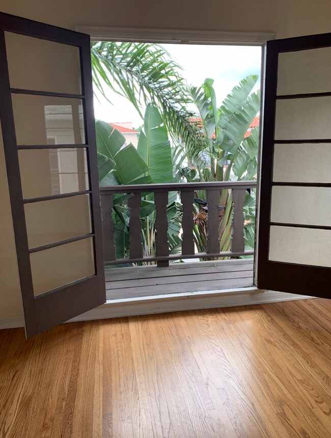 Photo - 320 N Genesee Ave