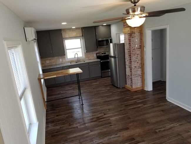 Photo - 328 Residence St