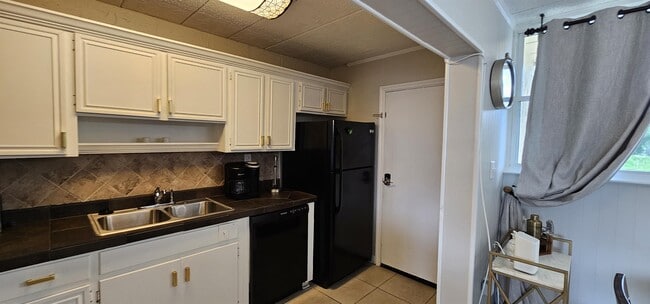 Photo - 300 Miracle Strip Pkwy SW