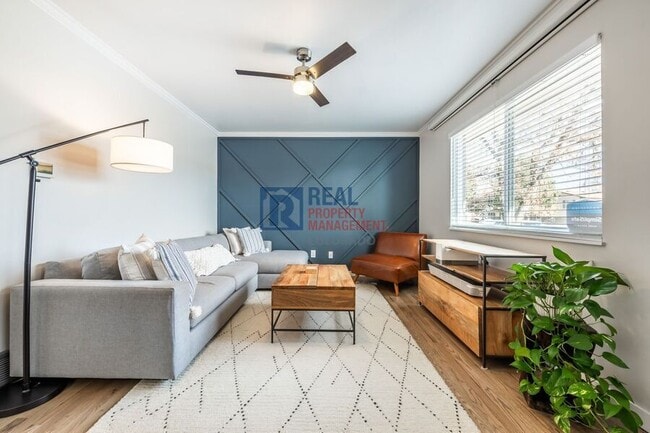 Photo - 7352 Tilden St