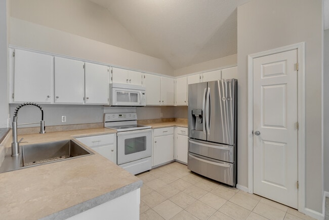 Photo - 19 Aquinnah Dr