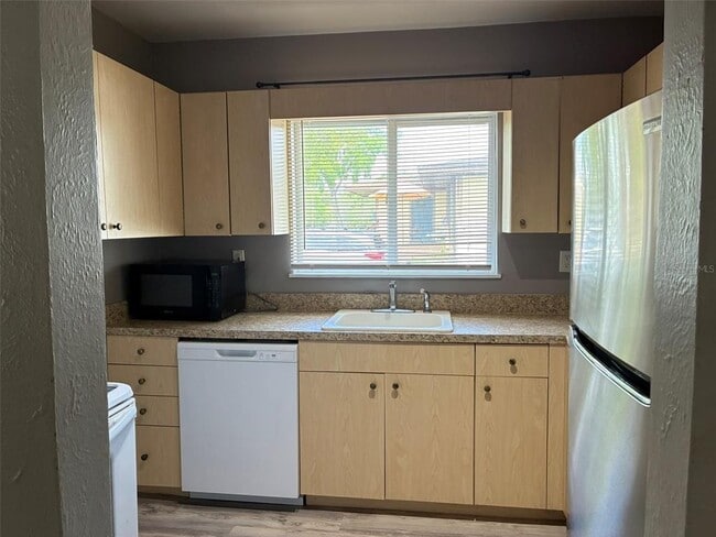 Photo - 1555 Michigan Ave