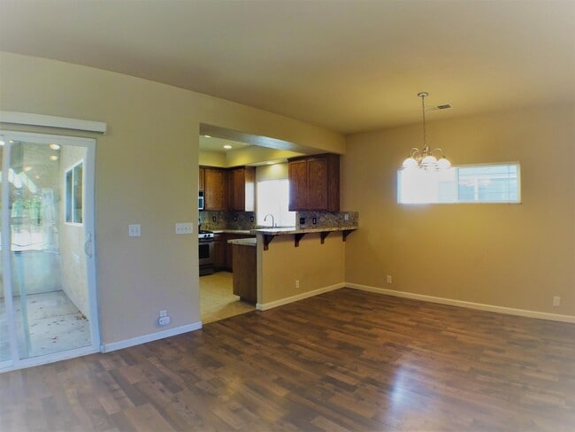 Photo - 573 E Eaton Rd