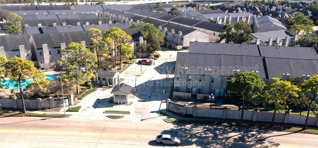 Building Photo - 2984 Holly Hall St