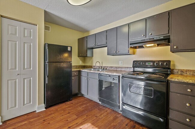 5th Avenue Apartments