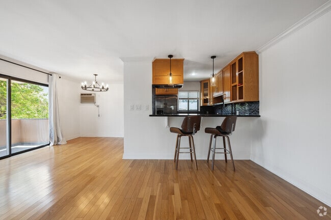 2BR, 2BA -1100SF - Sierra Bonita