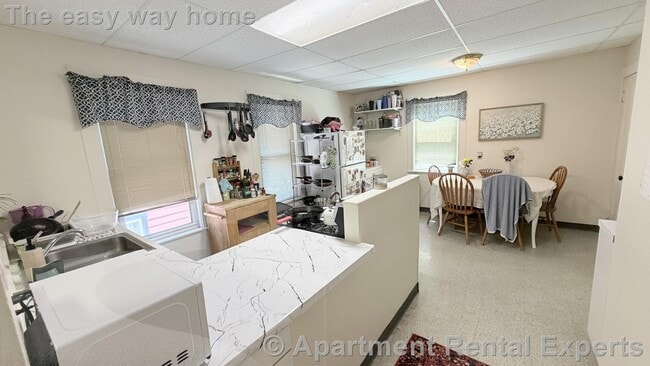 Photo - 35 Burnside Ave Unidad #2