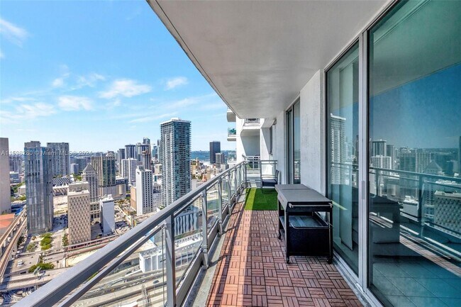 Photo - 90 SW 3rd St