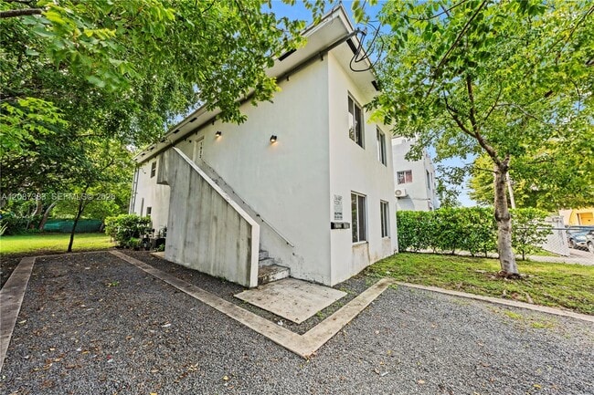 1020 NW 29th Terrace Unit 1
