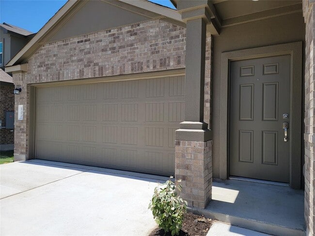 Photo - 100 Montego St