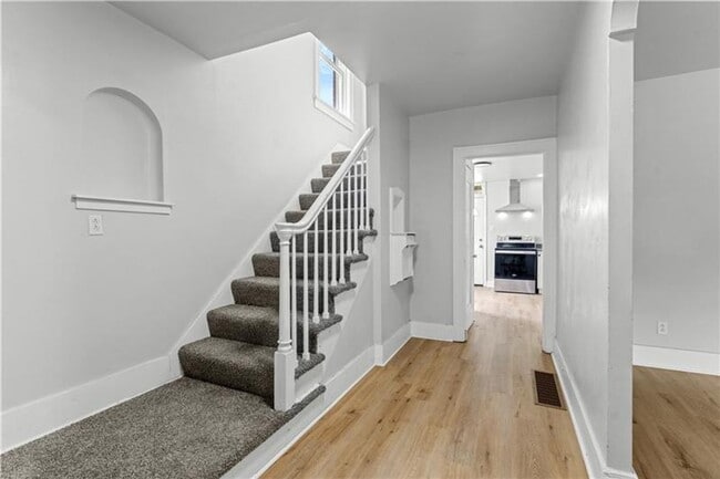 Photo - Spacious 4 Bedroom, 1 Bath Home in Crafton...