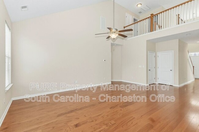 Photo - 481 Gianna Ln