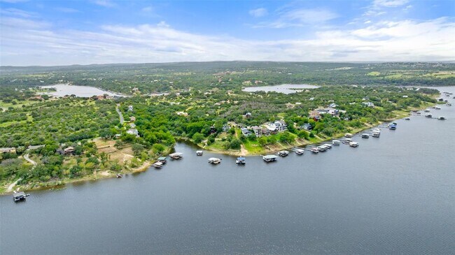 Building Photo - 1201 Lakeshore Dr Rental