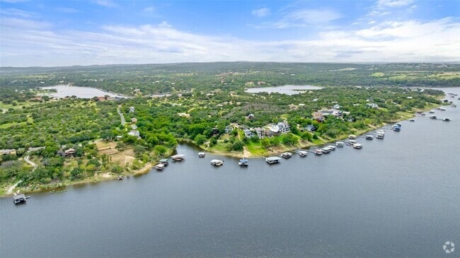 Building Photo - 1201 Lakeshore Dr Rental