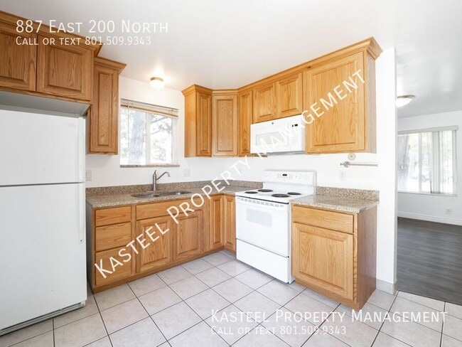 Photo - 887 E 200 N Apartment
