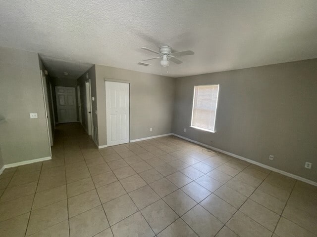 863 W 4th St