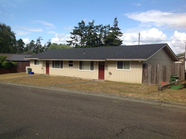 Building Photo - 1728 - Arthur Street Duplex Unit 1511 Rental