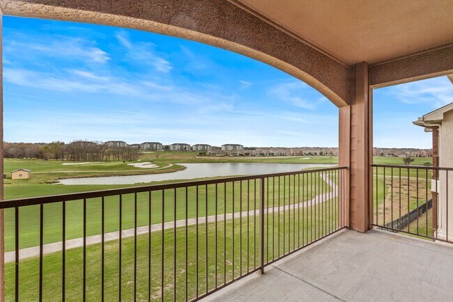 Golf course and other stunning views available!