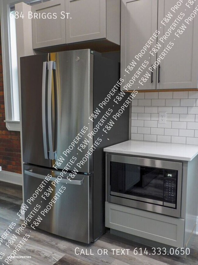 Photo - 684 Briggs St