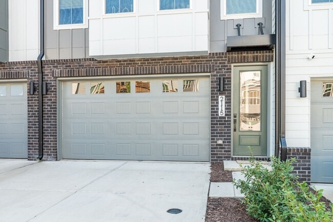 Photo - 2115 Opulent Oaks Ln