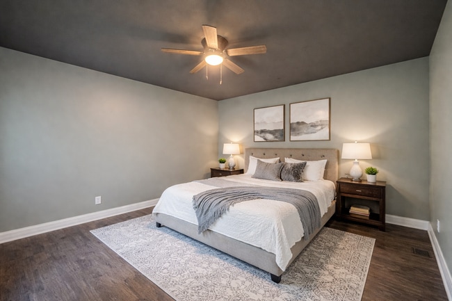 Photo - 230 W 29th St