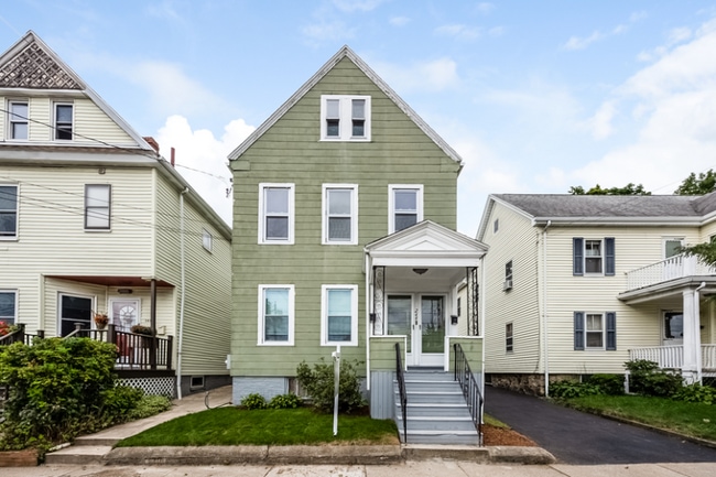 Building Photo - 244 Sycamore St Rental