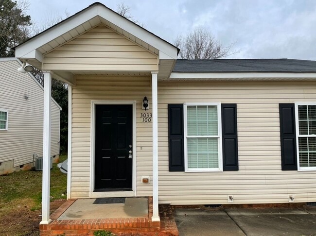 Photo - Nice 1 bed/1 bath duplex minutes from downtown Raleigh