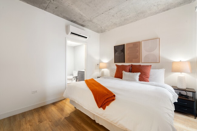 Photo - Central 4BR Apartment – Modern Living in Chicago