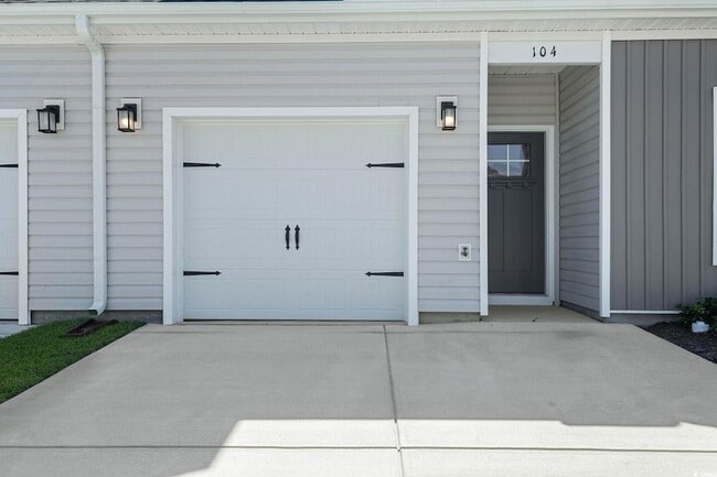 Photo - 300 Champions Blvd