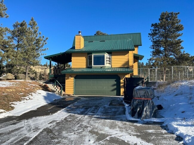 Building Photo - Charming Emerald Hills Home