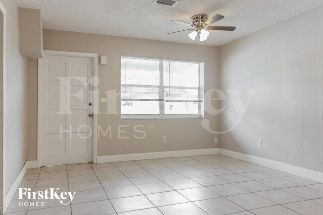 Photo - 4531 NE 5th Ave