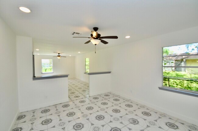 Photo - 10610 Fleming Dr