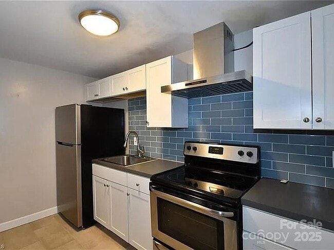 Building Photo - 1807 S Hawthorne Rd Unit 1807 Hathorne Rental