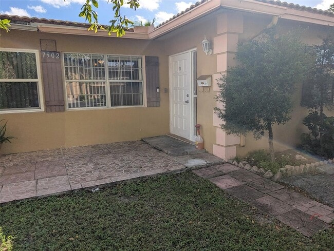 Building Photo - 7502 NW 44th Ct