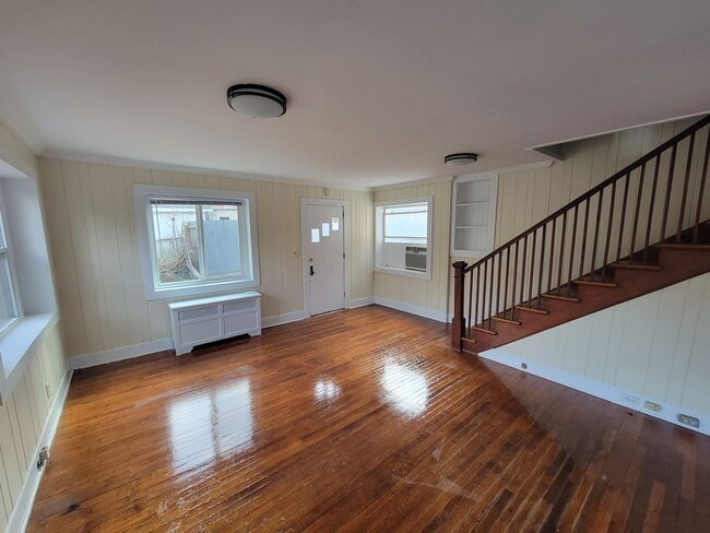 Photo - 409 Scott Ave Unit B