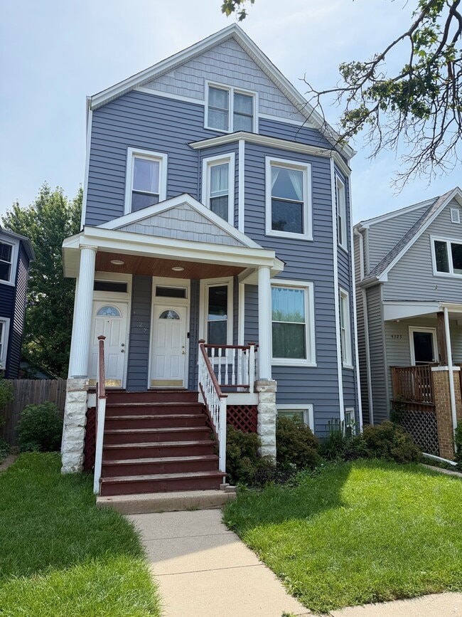 Building Photo - 4327 N Avers Ave Unit G Rental