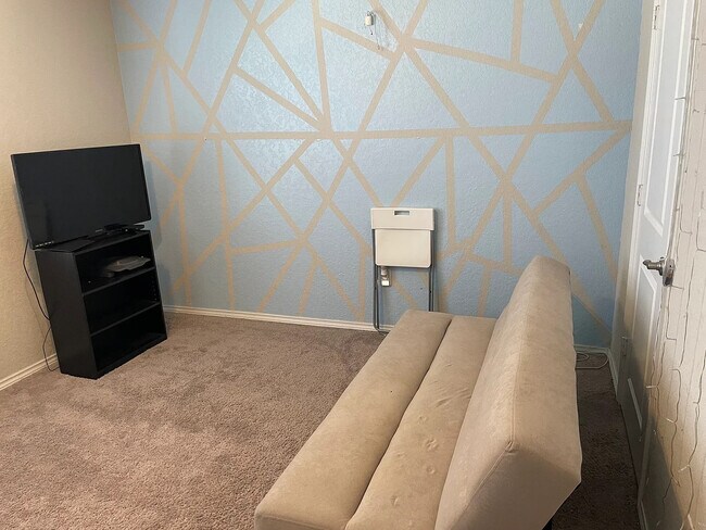 Photo - Room in House on Ashworth Blvd