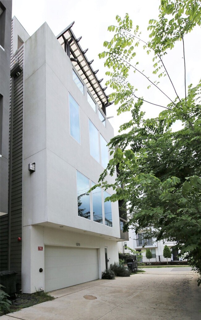 Photo - 5711 Kansas St