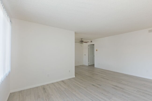 Photo - 7233 Loma Verde Ave Unit 216