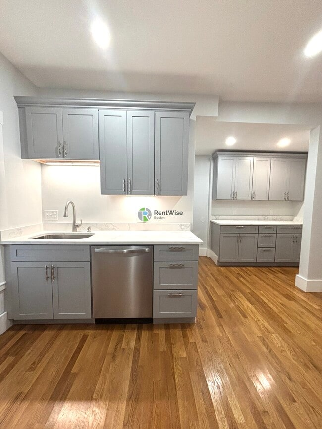 Building Photo - 1 Boline Pl Unit 1 Boline Place Rental