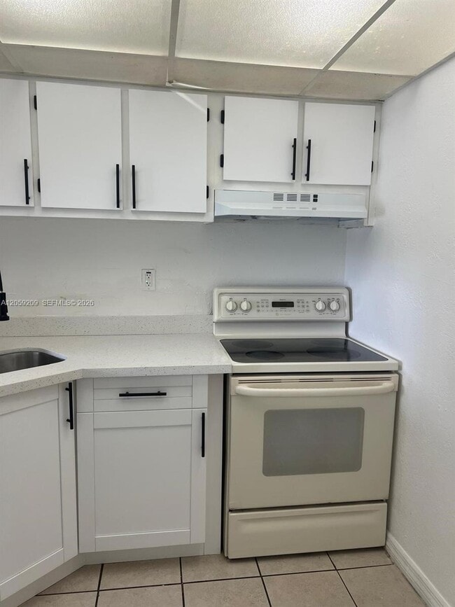 Photo - 801 NW 47th Ave Unidad W612