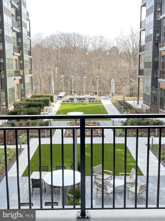 Building Photo - 1761 Old Meadow Rd Unit 223