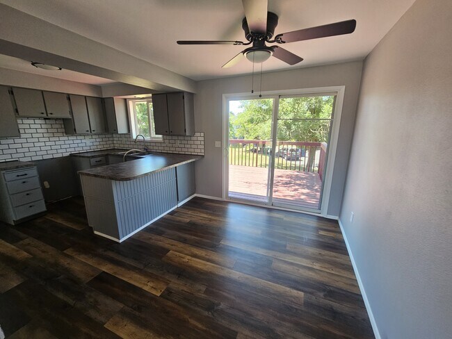 Photo - 2221 N Bessie Rd