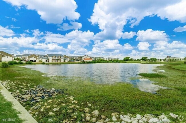 Building Photo - 2 br, 2 bath Condo - 26850 East US 380 Fla...