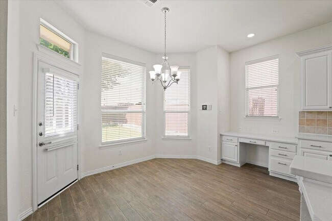 Photo - 8908 Red Oaks Dr